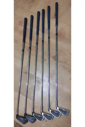 stik golf iron SIGHT TIGHT 7 stik (iron 3,4,5,6,8,9,P) grip bagus