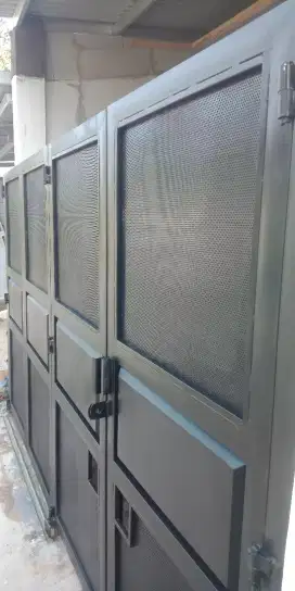 Pagar lipat pintu lipat besi plat bolong perforated