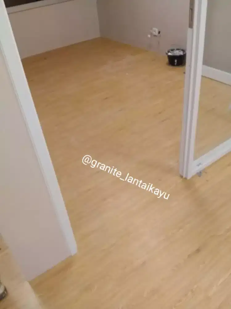 Vinyl Plank 3mm Terpasang