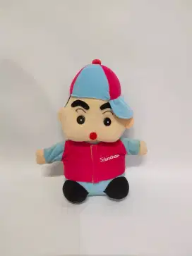 Mainan boneka shinchan bertopi