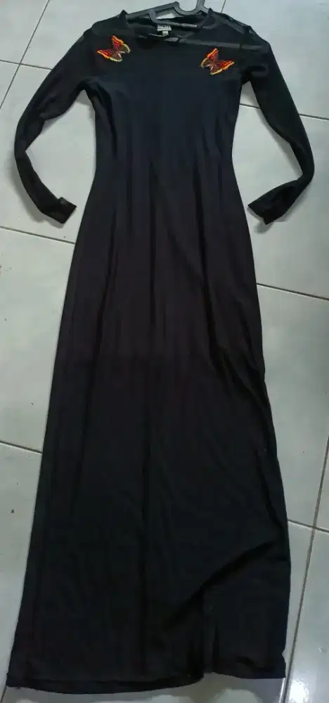 Baju gaun pesta panjang