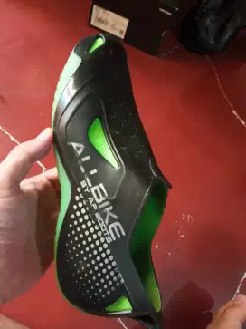 Di jual sepatu sepeda size 43, like new