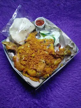AYAM UTUH KREMES