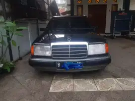 w124 Mercedes Benz E300 automatic