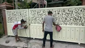 Pintu gerbang cuttinglesher minimalis