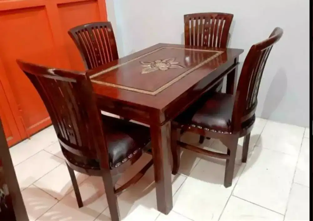Meja Makan 4kursi Motif Marmer (Jati)