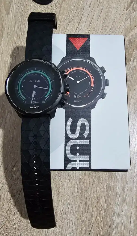 Jam smart merk suunto 9 baro ambrasador/layar safir