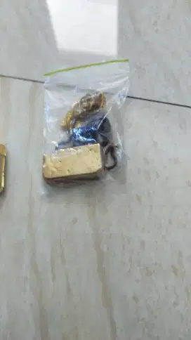 DI BELI EMAS DAN BERLIAN