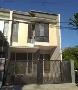 Rumah tengah kota sby mojoklanggru baru gress dekat dr sutomo