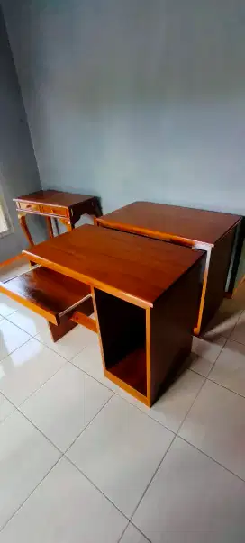 Meja komputer jati