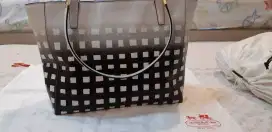 Tas coach motif kotak