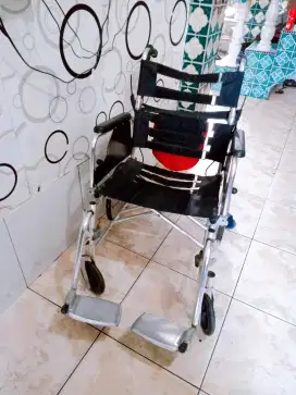 Dijual kursi roda Alumunium MERK AVIC