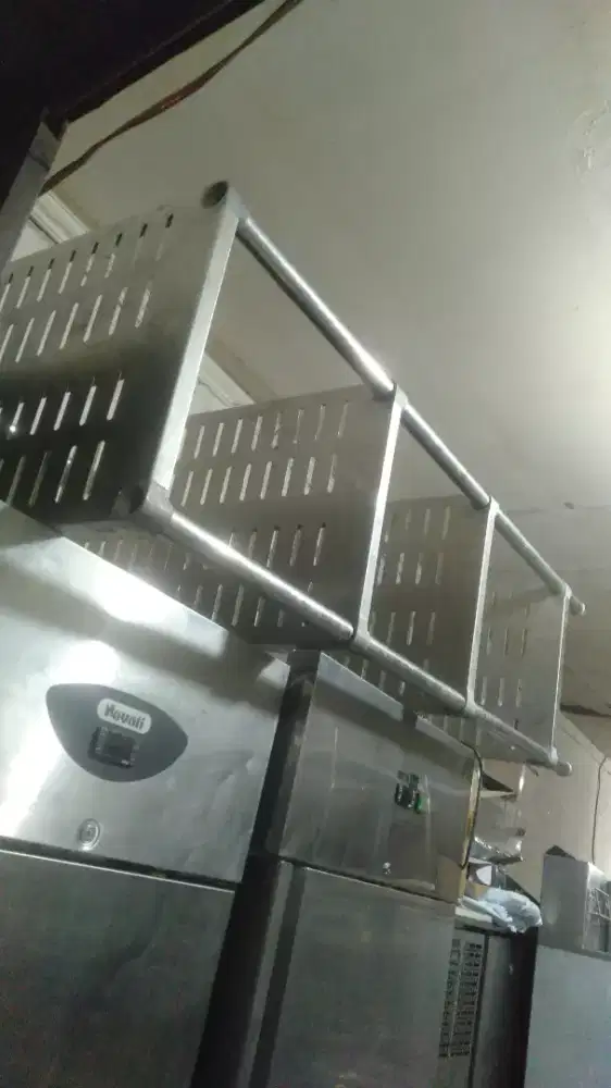 Di jual perlengkapan resto ex cafe siap pakai