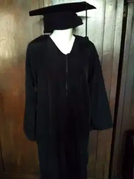 Baju wisuda dan toga