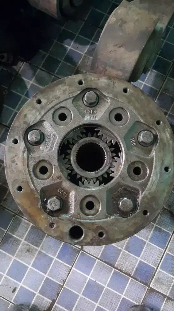 Mercy across 4043 final drive / planetary gear / hub
