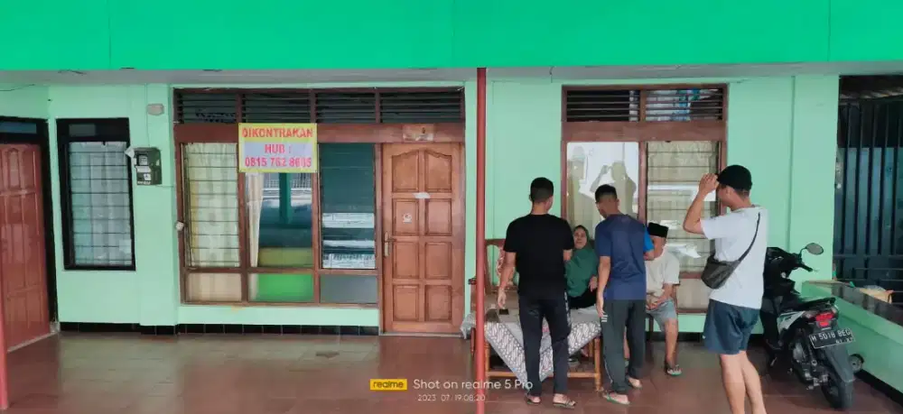 Di kontrakan rumah di Sumurboto