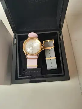 Jam Tangan  Wanita Givenchy Authentic like new