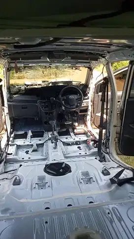 Peredam Mobil Sigra