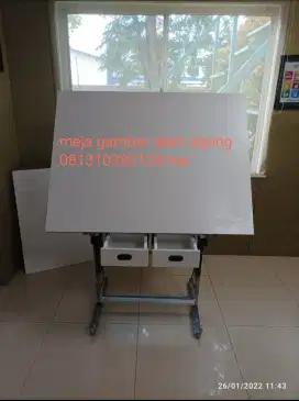 Meja gambar pedal