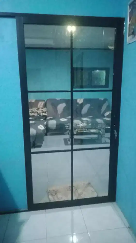 Pintu kaca sleding dan kaca sekat