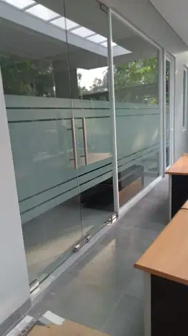 Pintu kaca aluminium jakarta