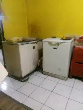 Dibeli  KLKS FREEZER.Kondisi RUSAK,/RONGSOK