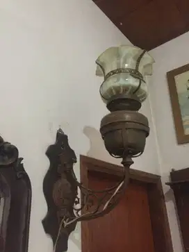 lampu tembok antik