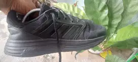 Jual sepatu Running Adidas Galaxy 5 triple black size 44 Myanmar