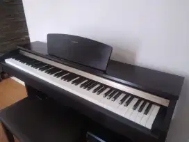 Piano Yamaha CLP 220. type lbh tinggi dr YDP. 88 tuts.3 pedal.bangku