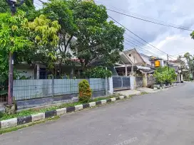 Rumah Murah Luas 240 m2 Kawasan Elite Sulfat Agung Dekat Jalan Raya