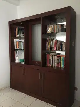 Lemari Pajangan Buku Kayu Mahoni Lapis