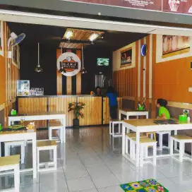 Meja cafe , meja makan , meja warung