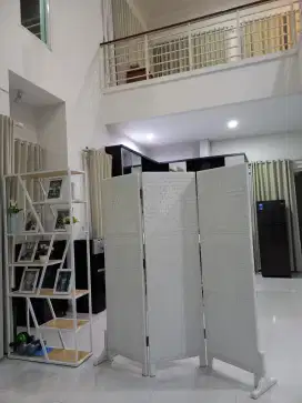 Partisi / penyekat ruangan sintetis rotan