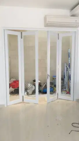 Pintu lipat aluminium