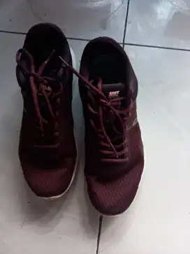 Sepatu Nike Size 38 Preloved