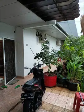 Villa Tomang Mas Dijual Cepat