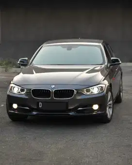 Jual bmw f30 sport .km rendah mobil simpanan