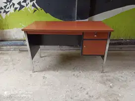 Meja Tulis / Meja Kerja / Meja Kantor / Meja Usaha 1/2 Biro 07