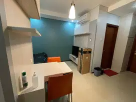 Sewa Apartement Thamrin Residence Low Floor 1BR Furnished View Pool