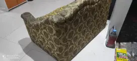 Sofa bekas motif bunga