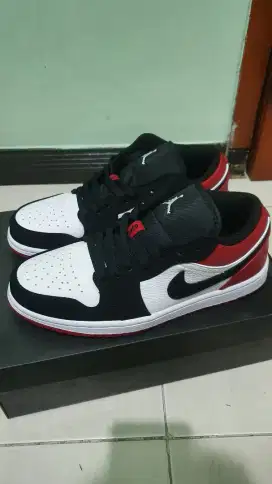 Jordan 1 low black toe size 42/26,5cm