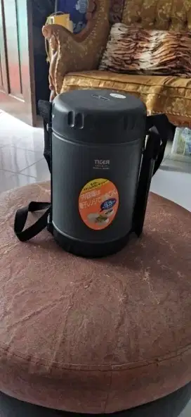 Lunch box merk TIGER