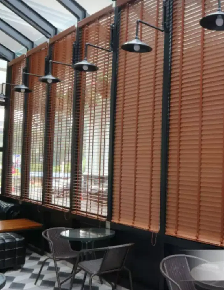 Horizontal blinds wood blinds