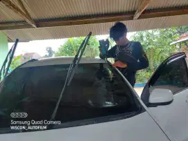 kaca film mobil antigores hitam dan silver