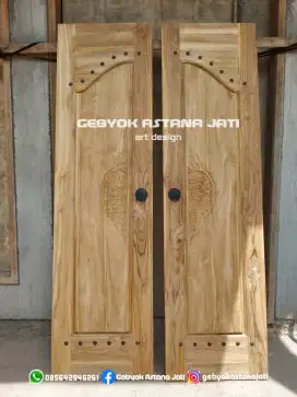 Pintu utama kupu tarung