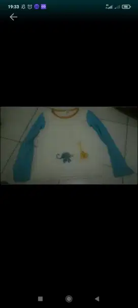 Pakaian warna putih biru
