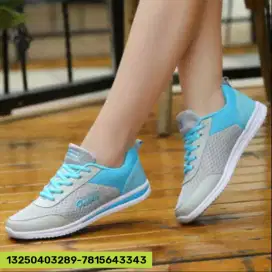 Sepatu Sneaker Wanita