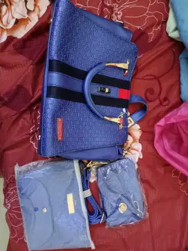 Tas Baru warna biru merk villade cod tlogosari