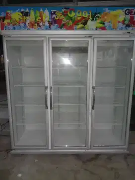 Showcase 3 Pintu GEA