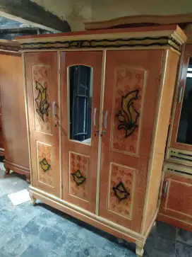 Lemari baju pintu 3